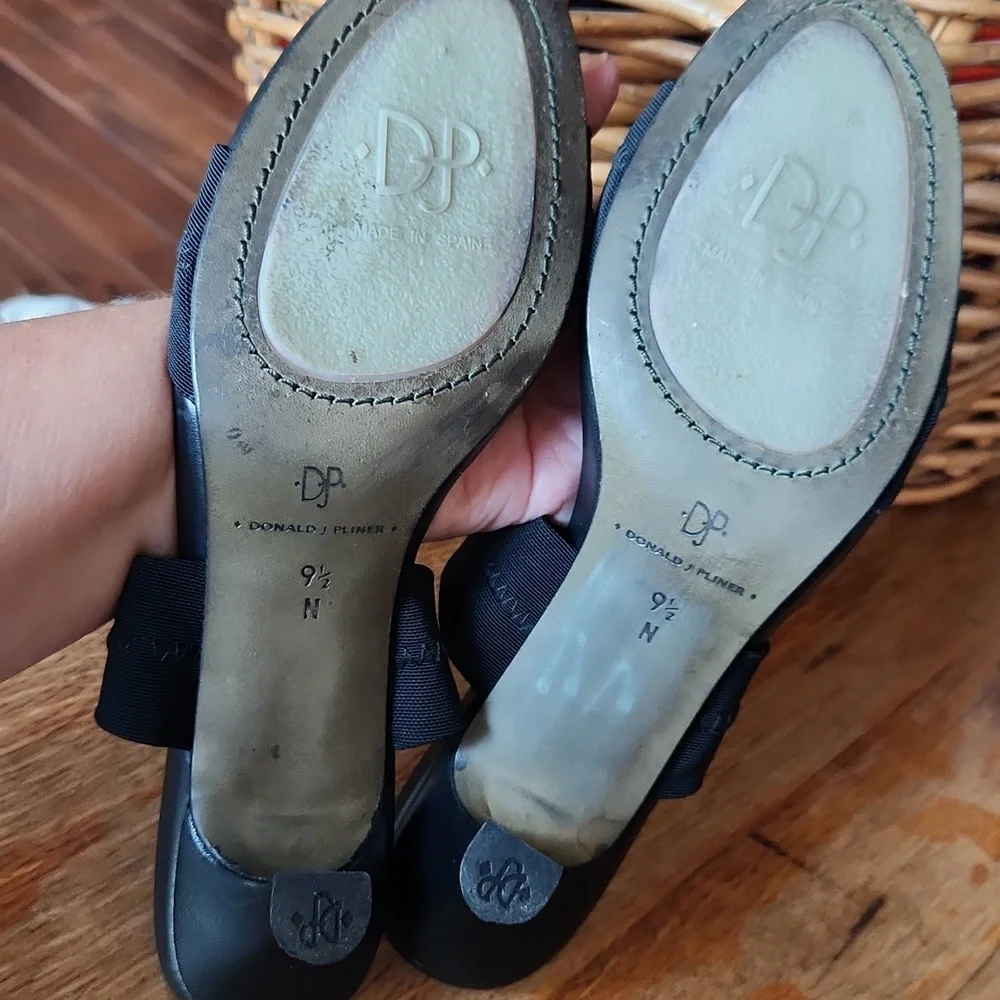 Donald J. Pliner‎ Kitten Heel Slide On Black Leather Sandals Size 9.5 N
